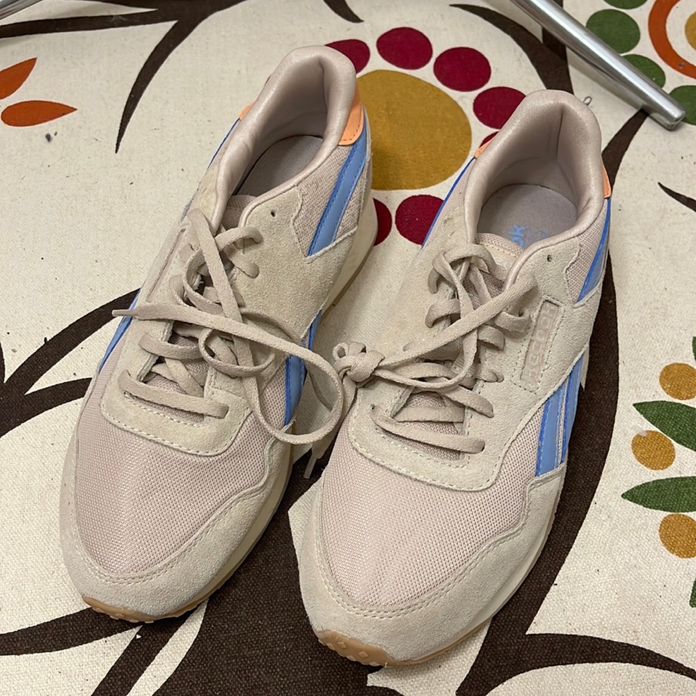 Reebok 10 new without tags